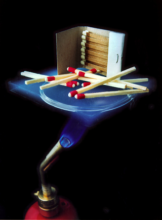Illustration for article titled Amazing Aerogel: Eight Looks at the Ghostly Supermaterial in Action